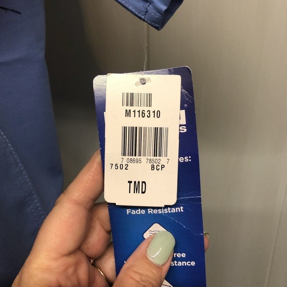 Landau Essentials Unisex Relaxed Fit 1-Pocket V-Neck Scrub Top 7502 TMD Blue - Picture 2 of 12